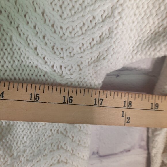 Vintage Express Hand Knit 1980s Floral Crochet Hem sweater - Picture 8 of 11